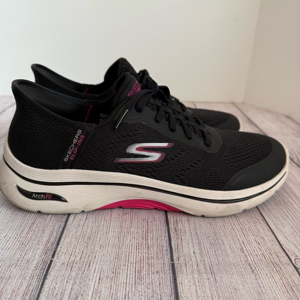 SKECHERS Slip Ins Go Walk Arch Fit Black Hot Pink Shoes 9.5